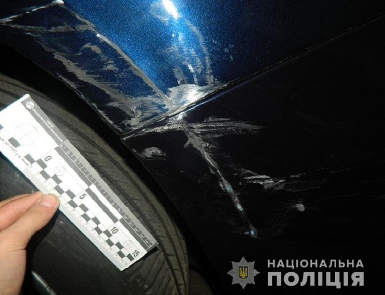 Он повредил чужое авто и потерял сумку владельца 