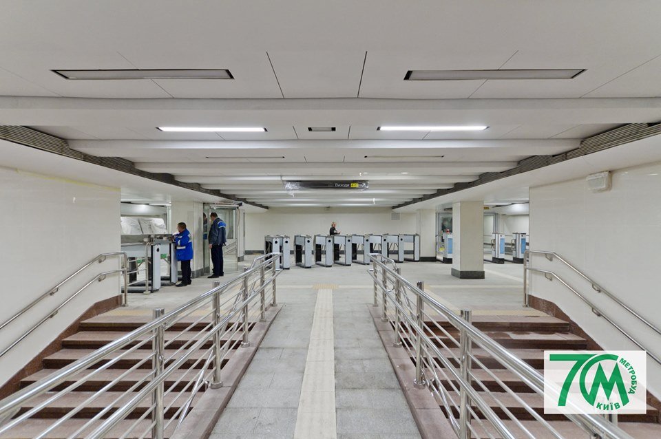 Во время ремонта движение поездов не останавливали 