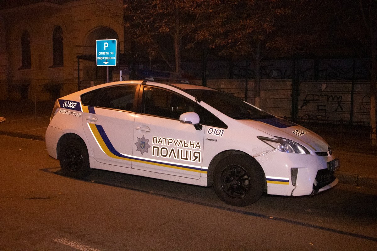 В центре Киева возле дома по адресу улица Пушкинская, 32 произошел взрыв