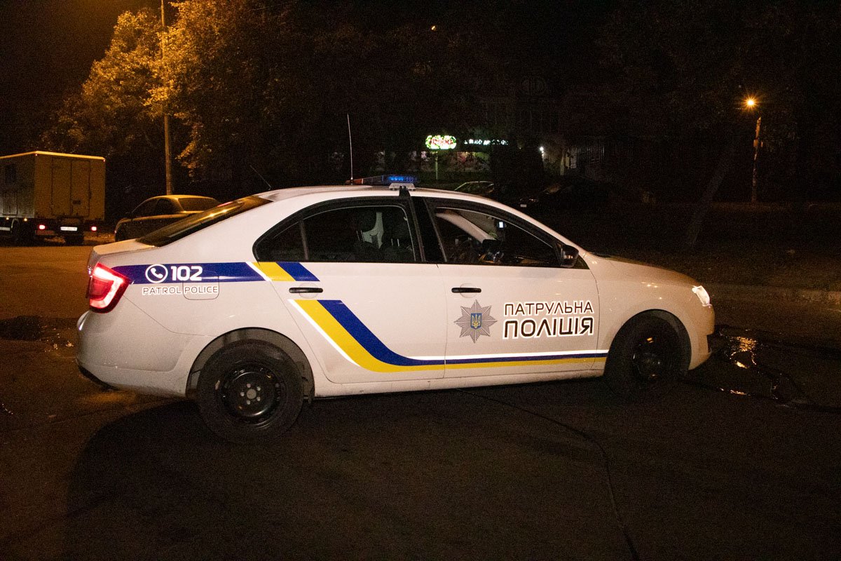 Чтобы ликвидировать возгорание, пожарным пришлось перекрыть часть улицы Новомостицкой Чтобы ликвидировать возгорание, пожарным пришлось перекрыть часть улицы Новомостицкой