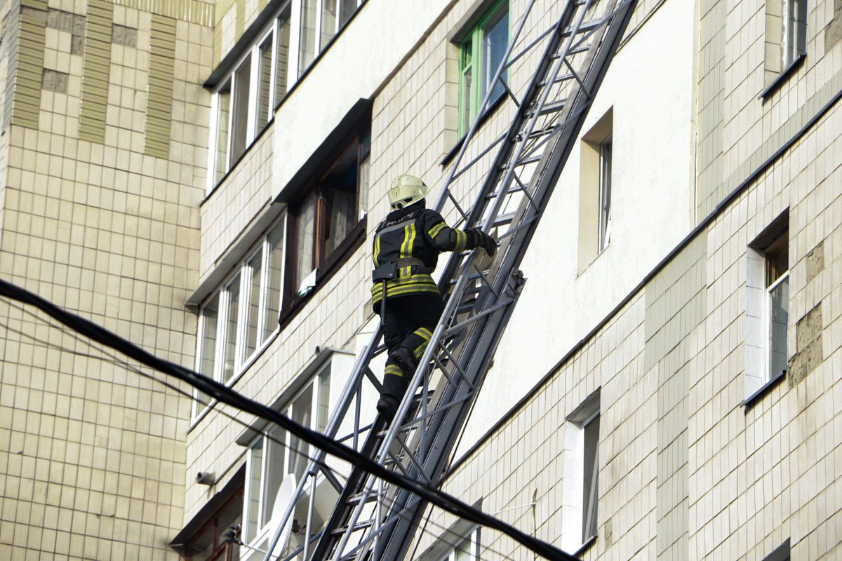 В среду, 23 октября, по адресу улица Бестужева, 36 начался пожар В среду, 23 октября, по адресу улица Бестужева, 36 начался пожар