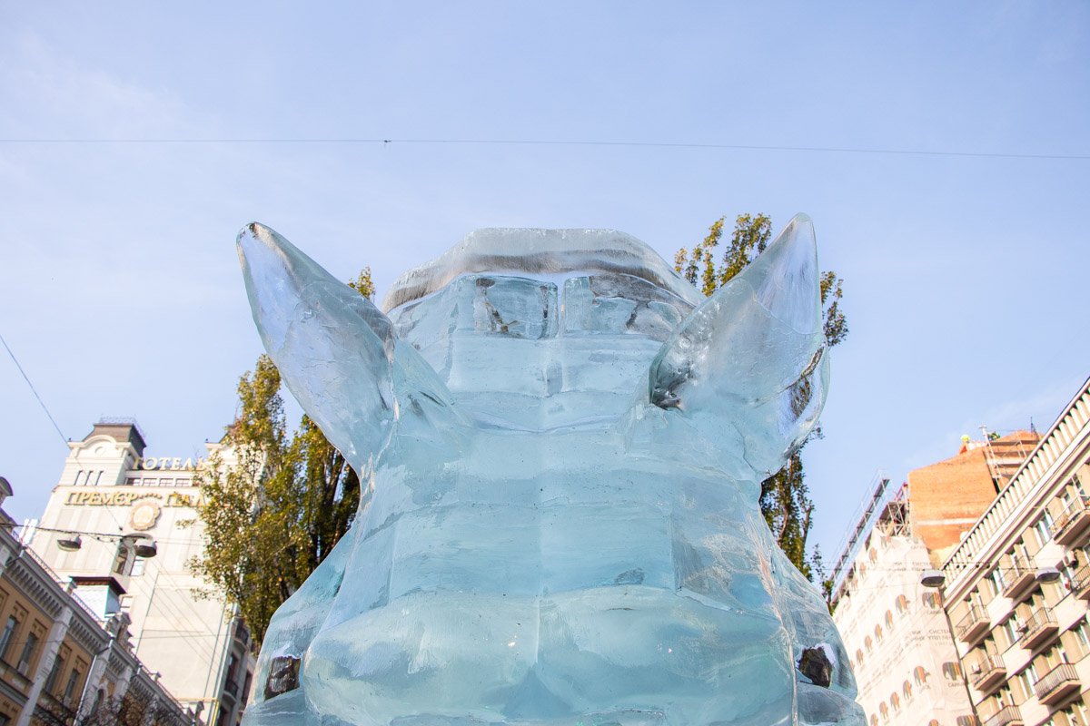 Когда она растает - неизвестно, все зависит от погоды