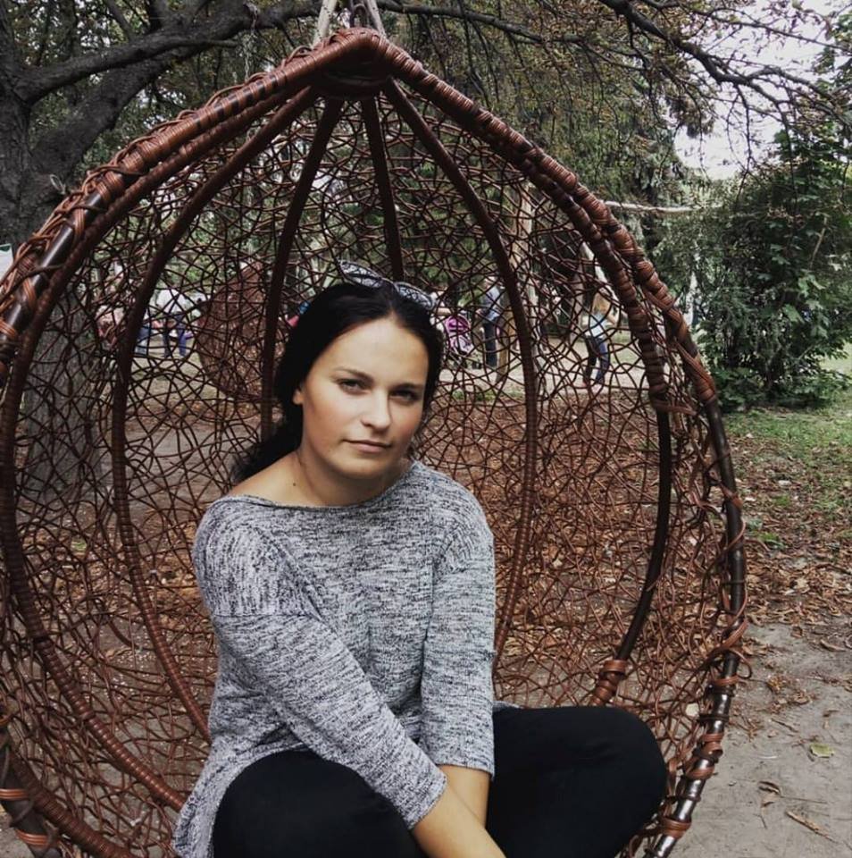 Как выяснилось, 26-летняя злоумышленница - родом из Бердичева с образованием воспитателя