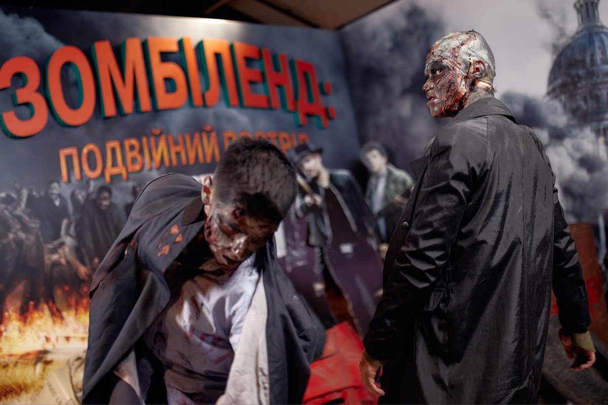 Во время всего сеанса люди в зале смеялись, хотя крови и месива было достаточно много