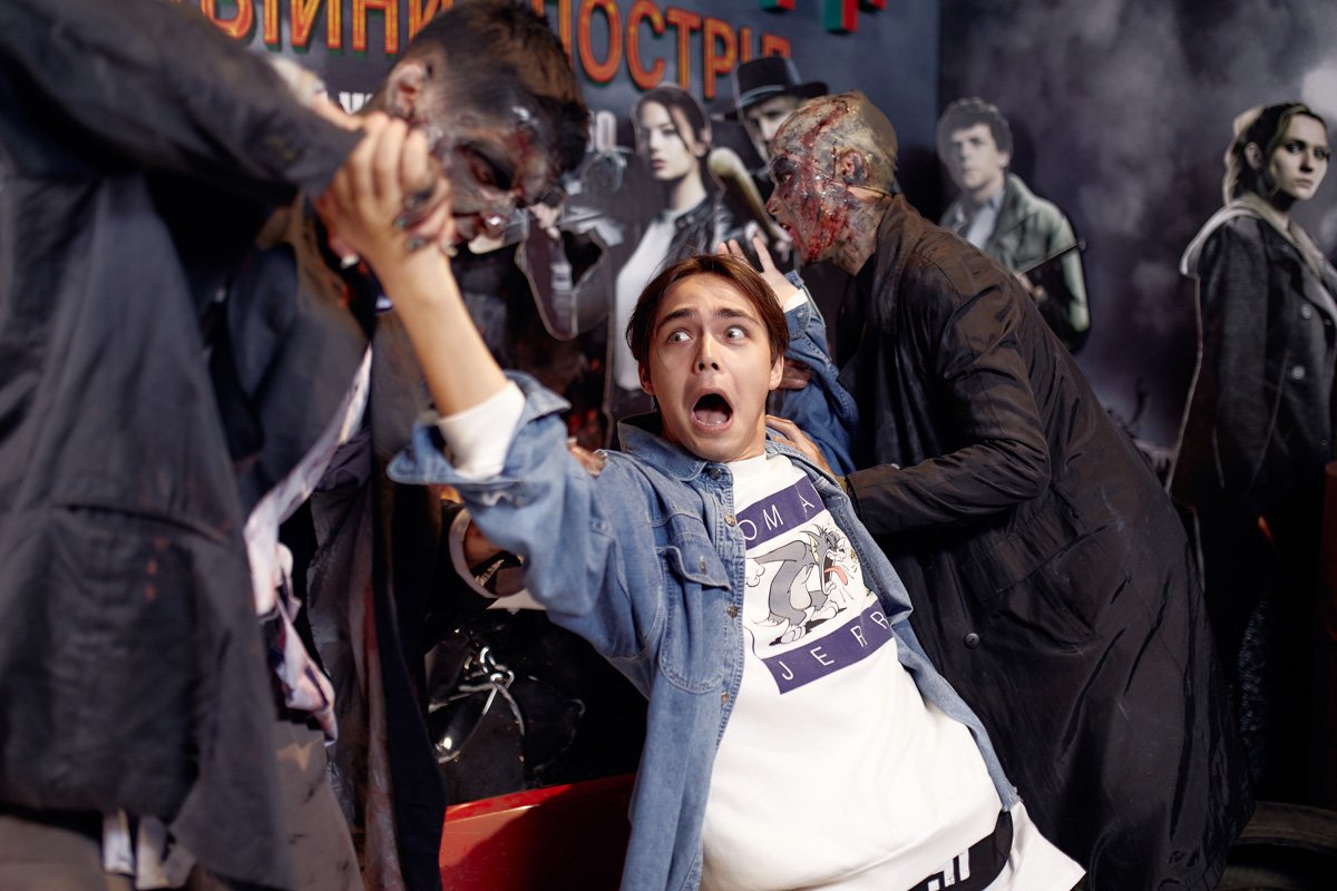 Не будем спойлерить, но именно на юморе этот фильм и построен