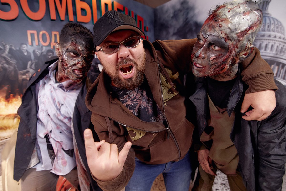 Но в целом мы от души насмеялись, посмотрели на любимых актеров (Айзенберг просто душка) и кайфонули