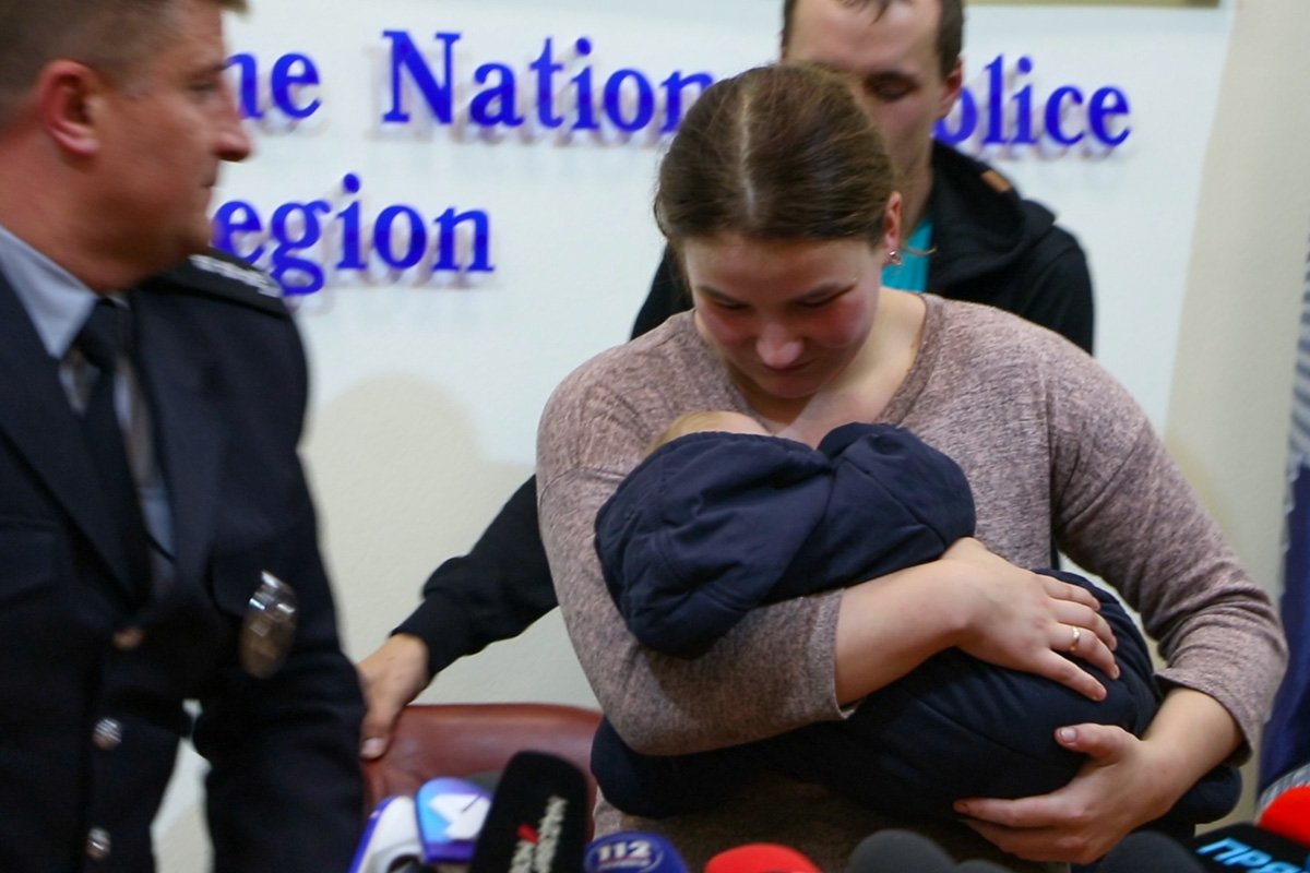 Трехмесячный мальчик вернулся к маме 