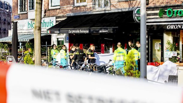 В Амстердаме мужчина открыл стрельбу возле ресторана 