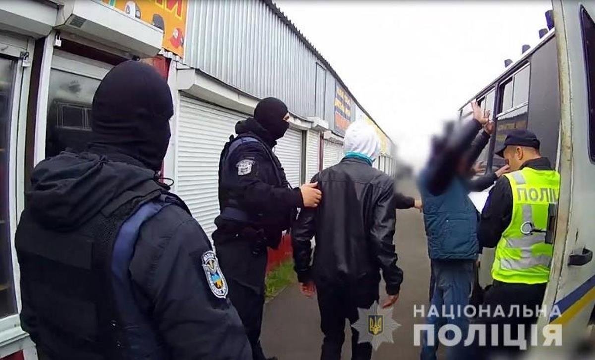 В Киеве на Троещине задержали нелегалов