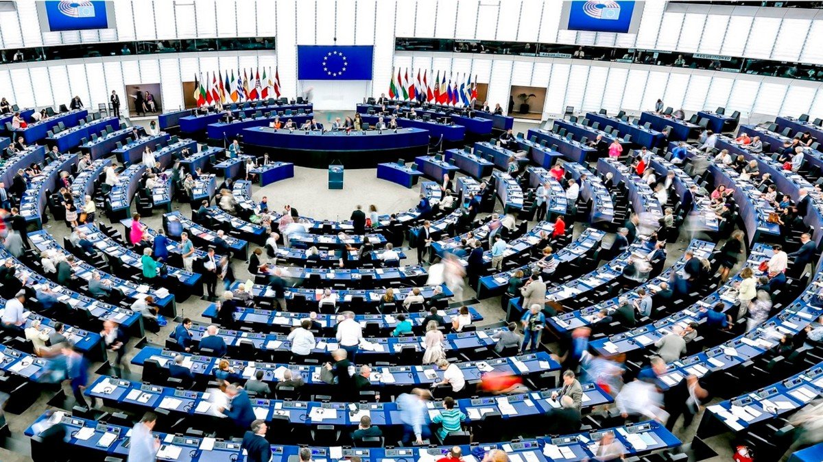 Европарламент посоветовал Туску отложить Brexit на три месяца Европарламент посоветовал Туску отложить Brexit на три месяца