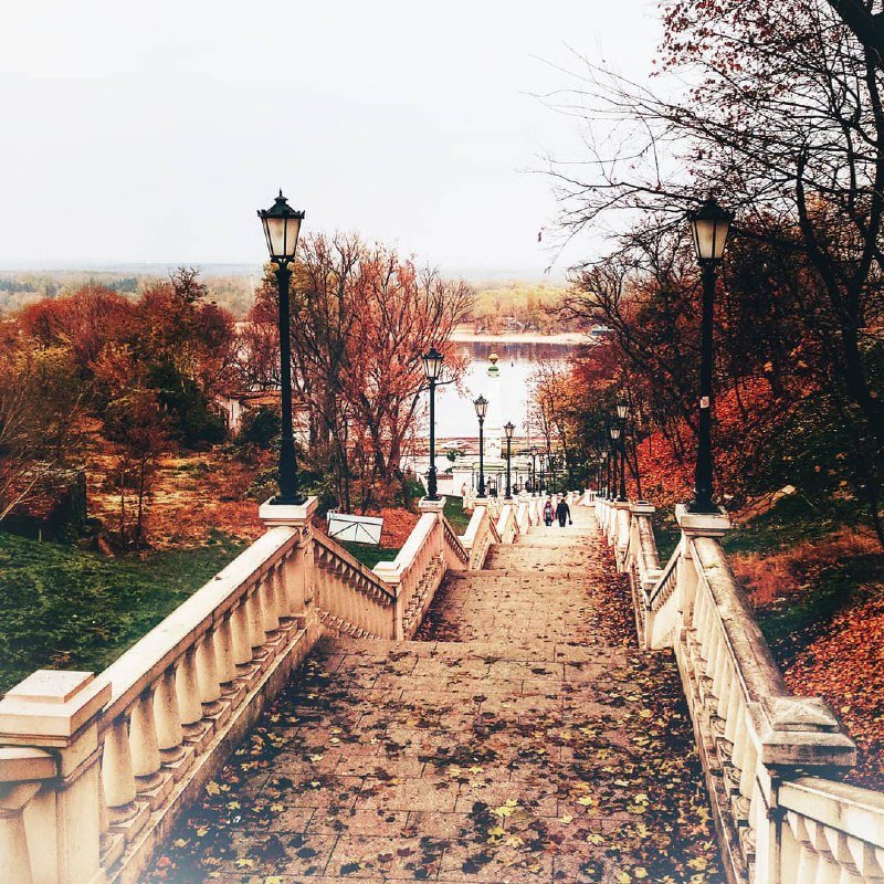 По дороге в ноябрь, оглядывайтесь по сторонам. И оцените красоту, которую запечатлела @ira_pogrebnyak 