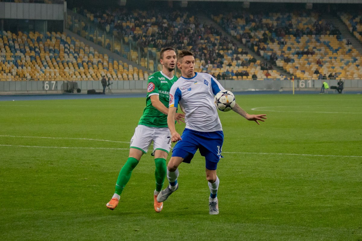 Денис Гармаш уверенно отыграл в центре поля на протяжении всего матча