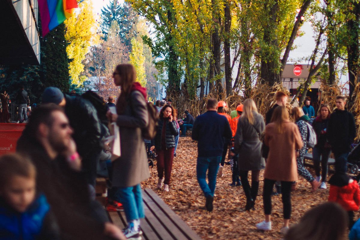 АА еще, не забываем, что Кураж Базар - именинник