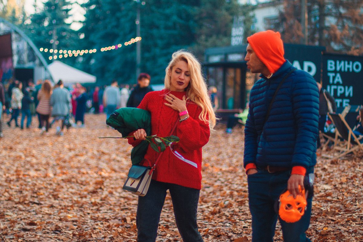 Когда тебя уговаривают идти на фудкорты, но ты уже целый день сидишь на диете Когда тебя уговаривают идти на фудкорты, но ты уже целый день сидишь на диете