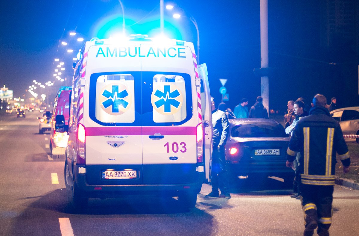 Предварительно, Mercedes проехал на запрещающий сигнал светофора 