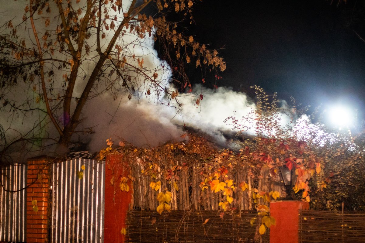 В Гидропарке горело кафе Колыба