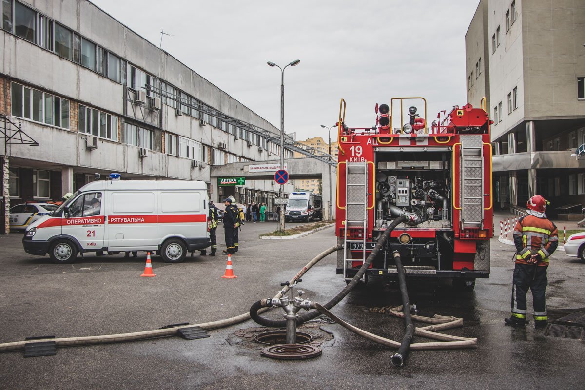 28 октября в Киеве по адресу улица Братиславская, 3 произошел пожар 28 октября в Киеве по адресу улица Братиславская, 3 произошел пожар