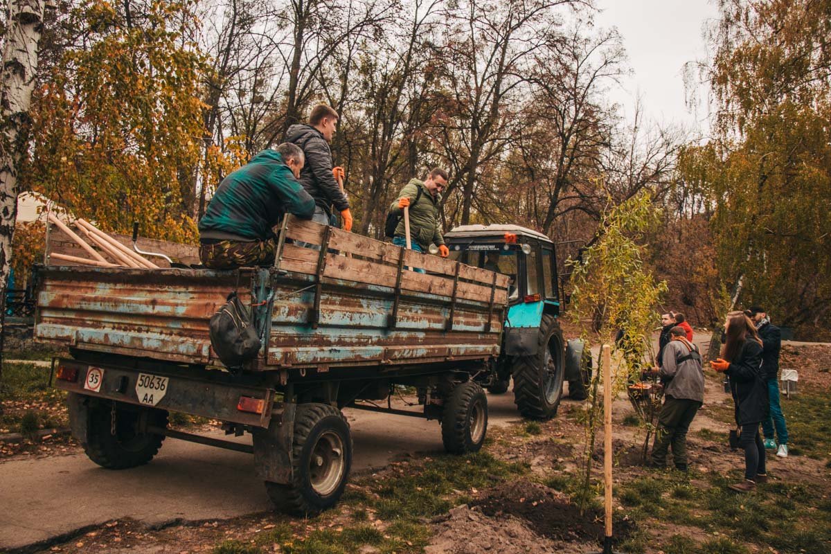 Активисты рассказали, что во время одной из уборок пакеты с мусором полностью забили кузов самосвала Активисты рассказали, что во время одной из уборок пакеты с мусором полностью забили кузов самосвала