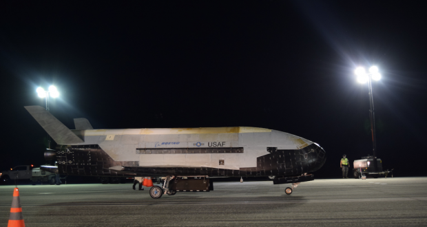 Беспилотный космический самолет ВВС США приземлился в Флориде