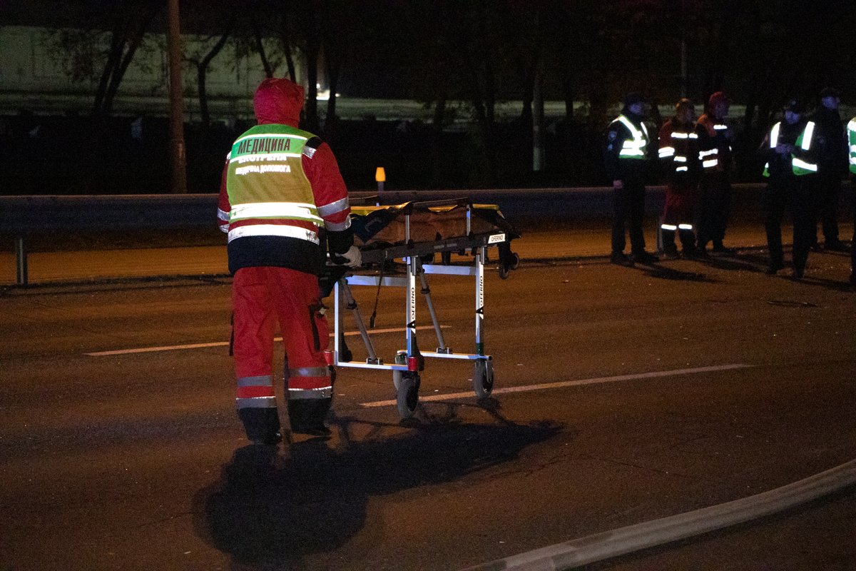 Водителя грузовика зажало в кабине