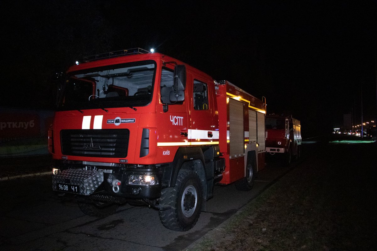 На месте работали патрульные, медики, сотрудники ГСЧС и следственно-оперативная группа