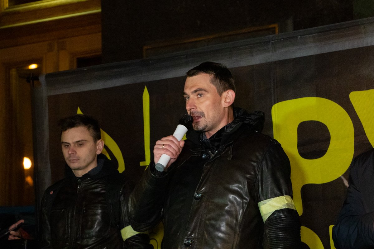 Активисты пообещали повторные акции в случае продолжения разведения войск Активисты пообещали повторные акции в случае продолжения разведения войск