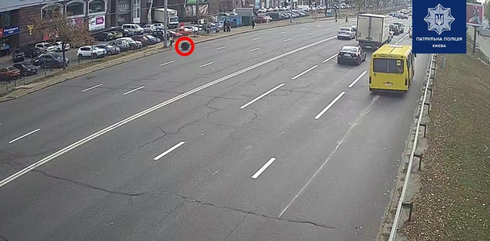 У него внезапно отвалились задние колеса с полуосью У него внезапно отвалились задние колеса с полуосью