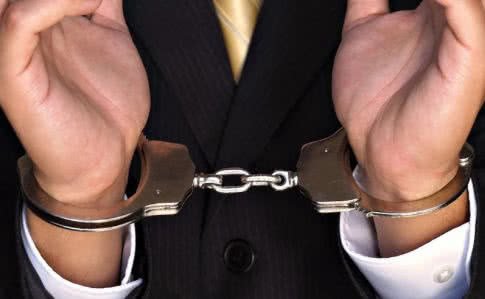 Рада вернула уголовную ответственность за незаконное обогащение Рада вернула уголовную ответственность за незаконное обогащение