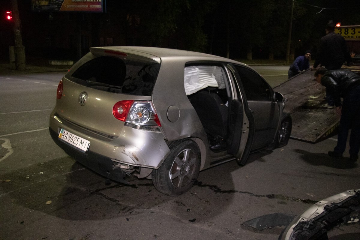 В пятницу, 1 ноября, в Киеве на проспекте Отрадном произошла авария с участием трех автомобилей