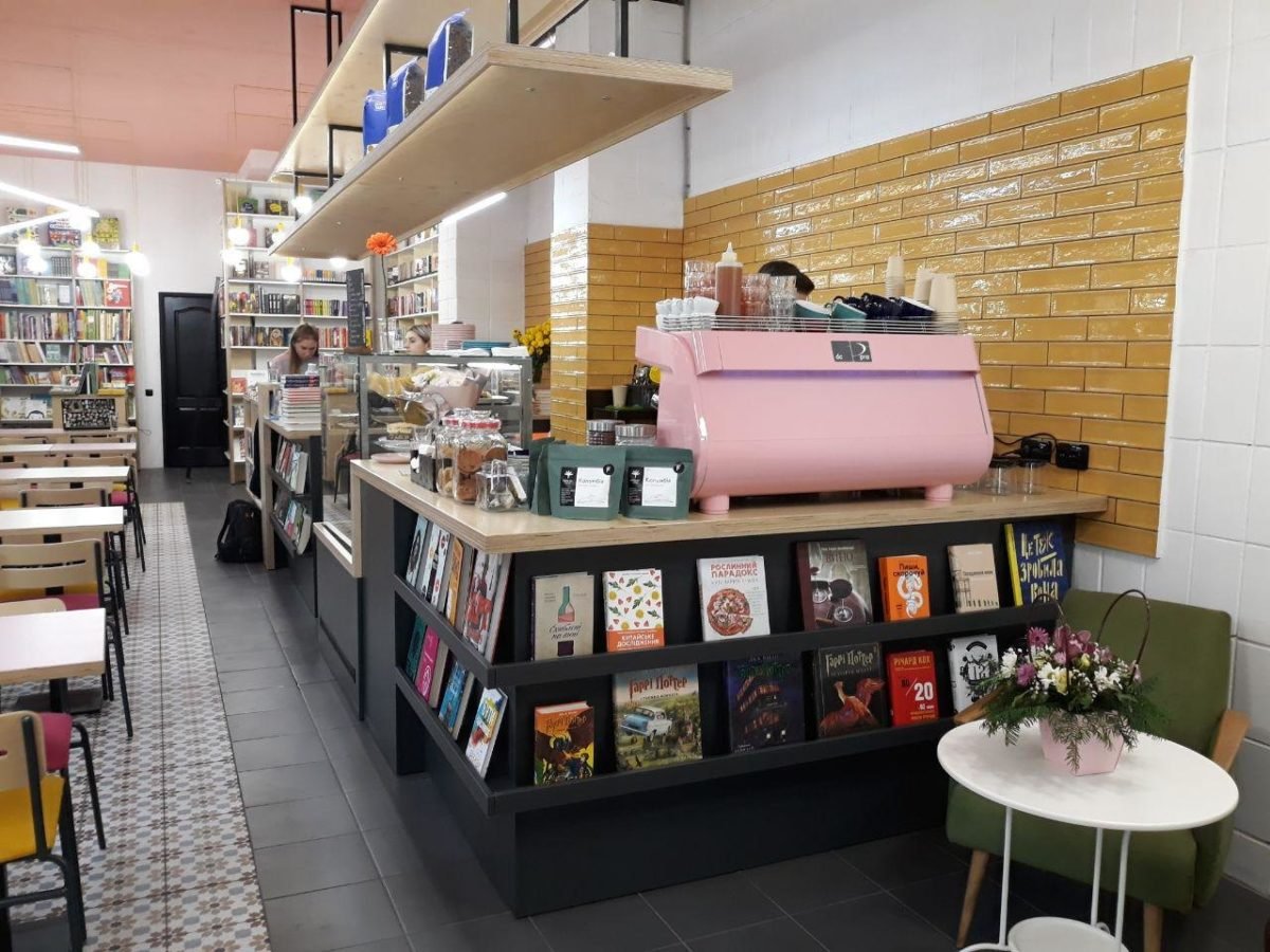 Книжный магазин и кофейня вместе? Мы только за!