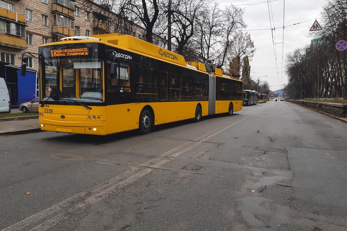 На это время движение общественного транспорта по Вышгородской и улице Осиповского оказалось заблокировано На это время движение общественного транспорта по Вышгородской и улице Осиповского оказалось заблокировано