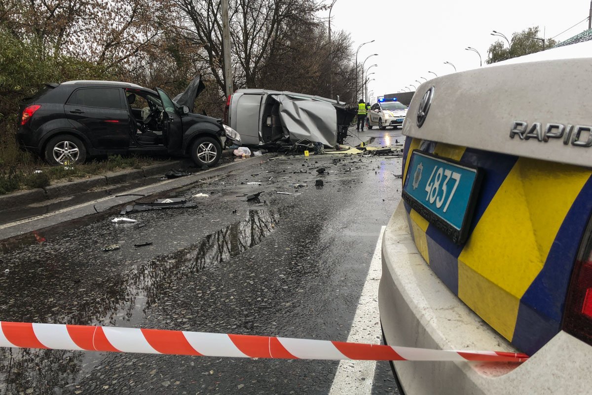В результате столкновения не обошлось без пострадавших, а один человек из Волги погиб В результате столкновения не обошлось без пострадавших, а один человек из Волги погиб