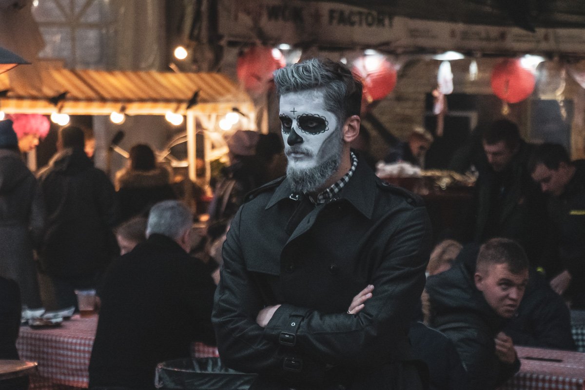 Грустный, потому что надо было потеплее одеться 