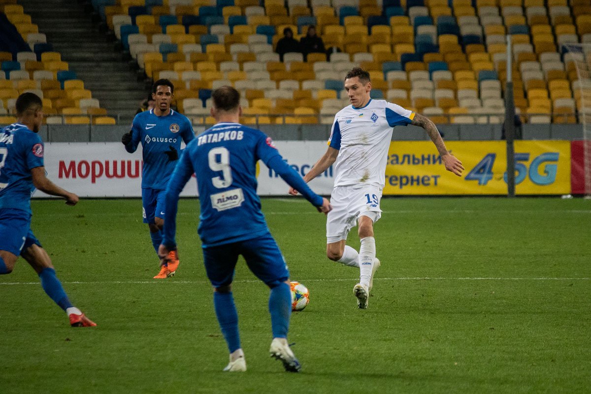 Денис Гармаш грамотно сыграл в опорной зоне Денис Гармаш грамотно сыграл в опорной зоне