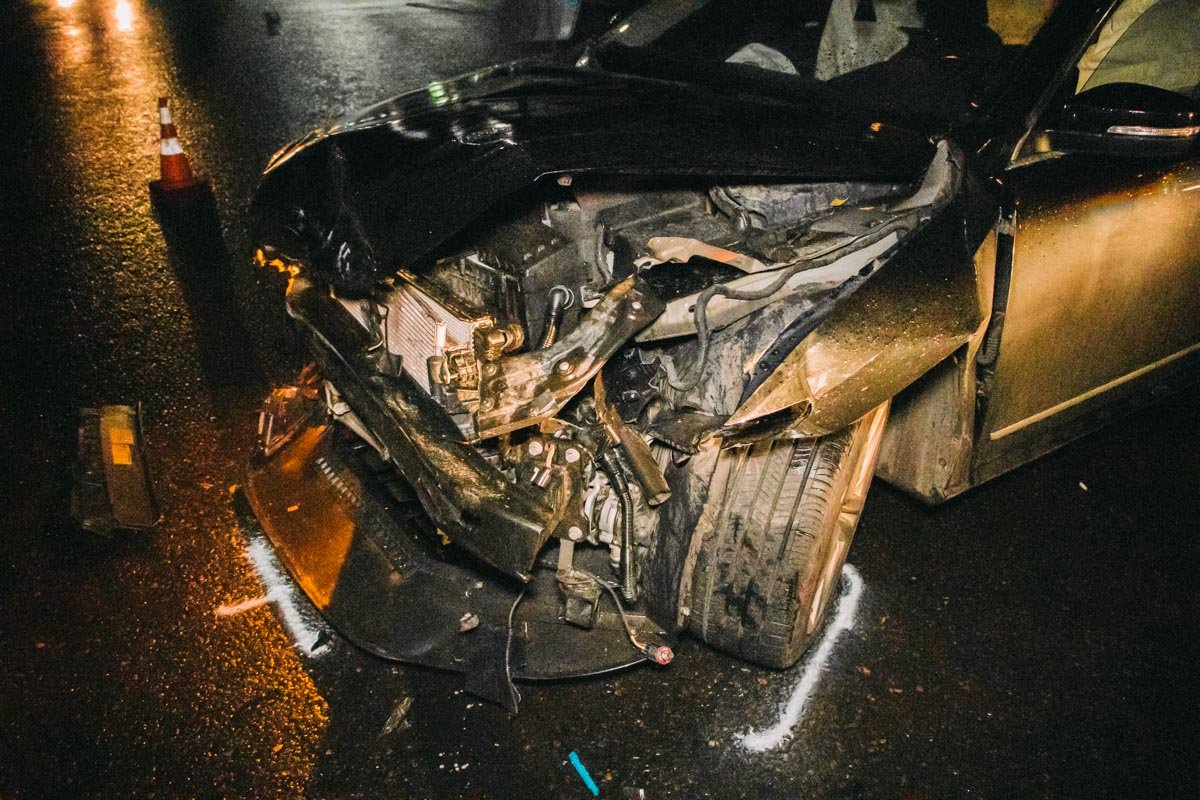 В результате столкновения пострадала женщина