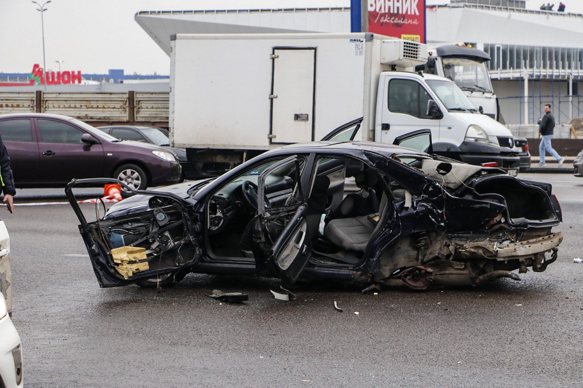 По словам полицейских, Audi выехала на полосу встречного движения