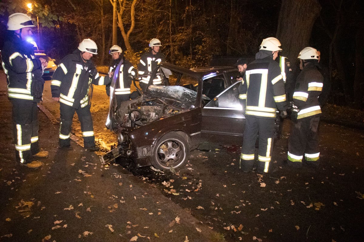 В ночь на 5 ноября в Киеве по адресу улица Генерала Родимцева, 9 произошло серьезное ДТП с пострадавшими В ночь на 5 ноября в Киеве по адресу улица Генерала Родимцева, 9 произошло серьезное ДТП с пострадавшими