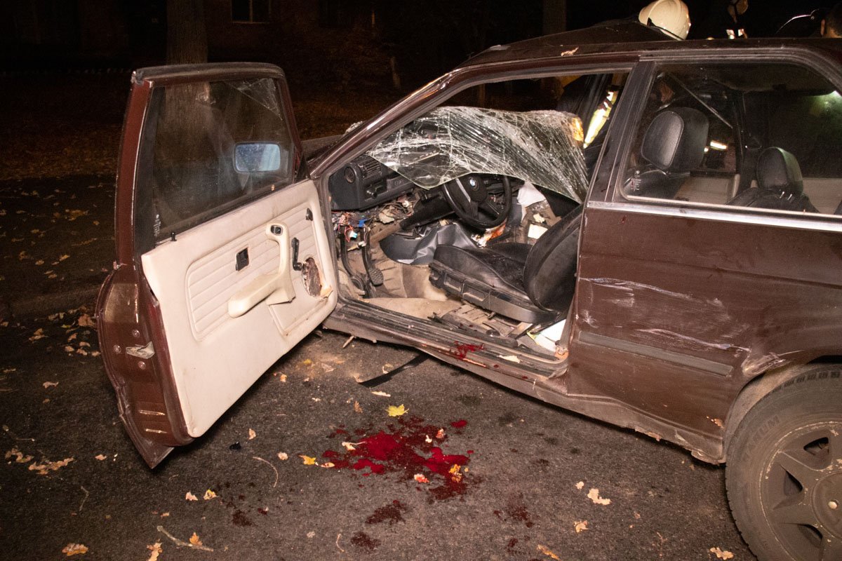 В результате столкновения пострадали два парня В результате столкновения пострадали два парня