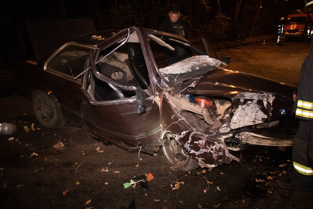 Автомобиль получил серьезные повреждения Автомобиль получил серьезные повреждения