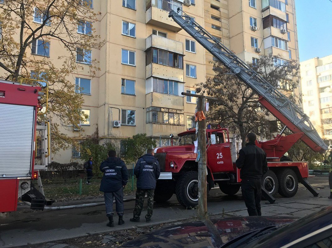 На ликвидацию возгорания направили подразделения пожарных На ликвидацию возгорания направили подразделения пожарных