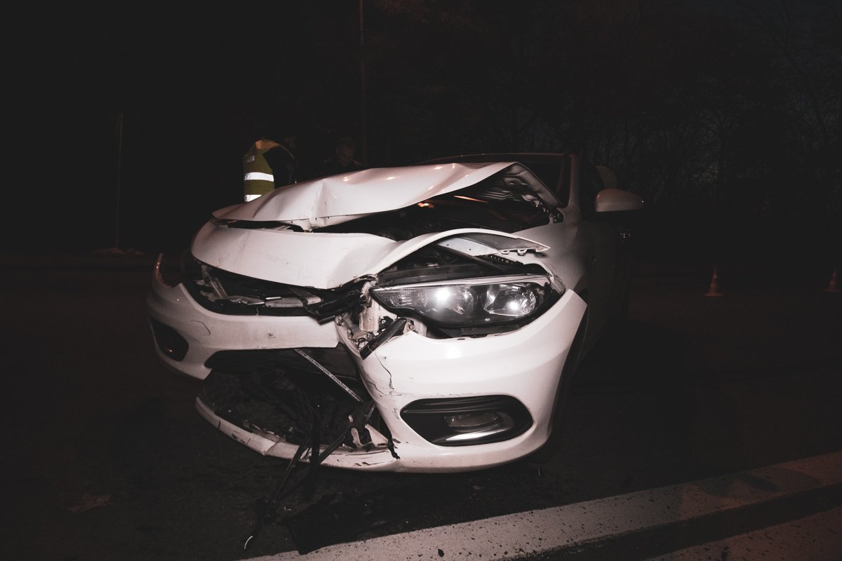 Honda протаранила такси и скрылась Honda протаранила такси и скрылась