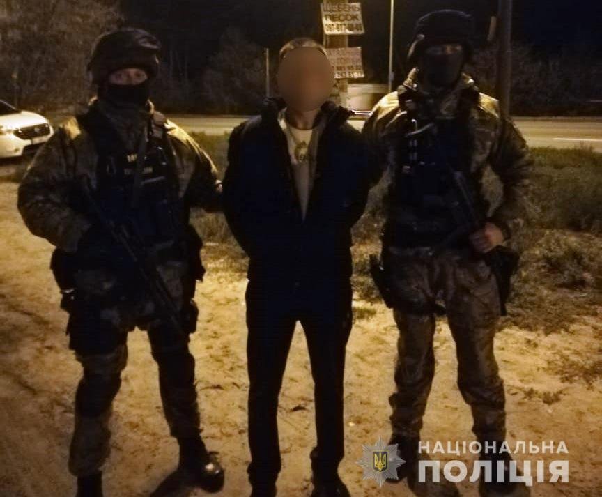 Полицейские уже задержали всех нападавших Полицейские уже задержали всех нападавших