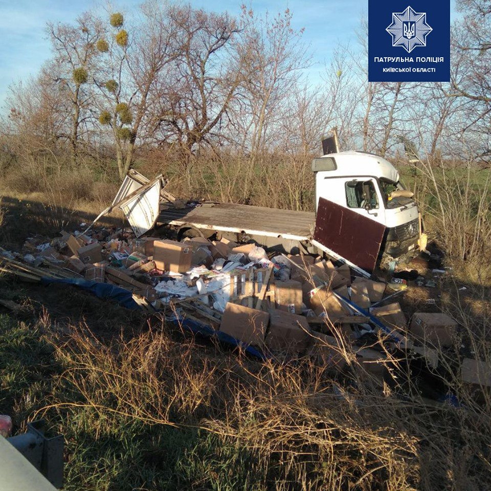 Автобус Temza с 32 пассажирами в салоне столкнулся с грузовиком марки Mercedes Автобус Temza с 32 пассажирами в салоне столкнулся с грузовиком марки Mercedes