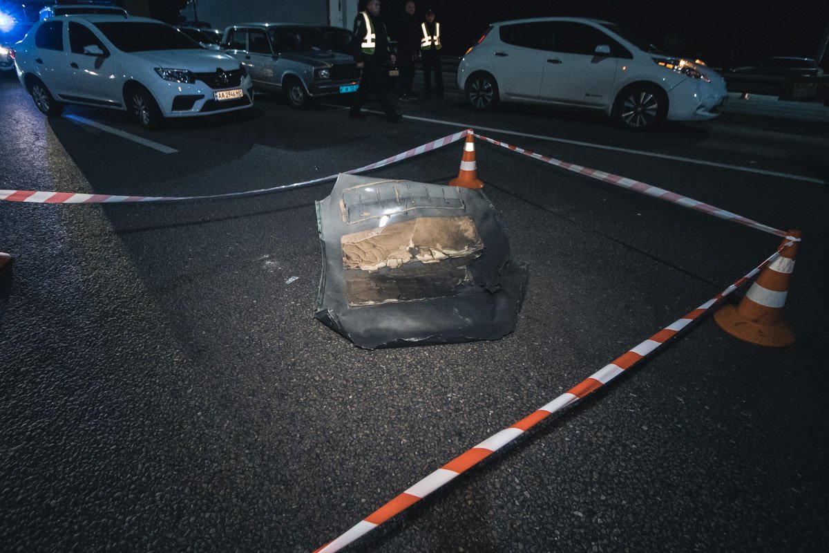 Киллер прилепил взрывчатку на крышу Mercedes