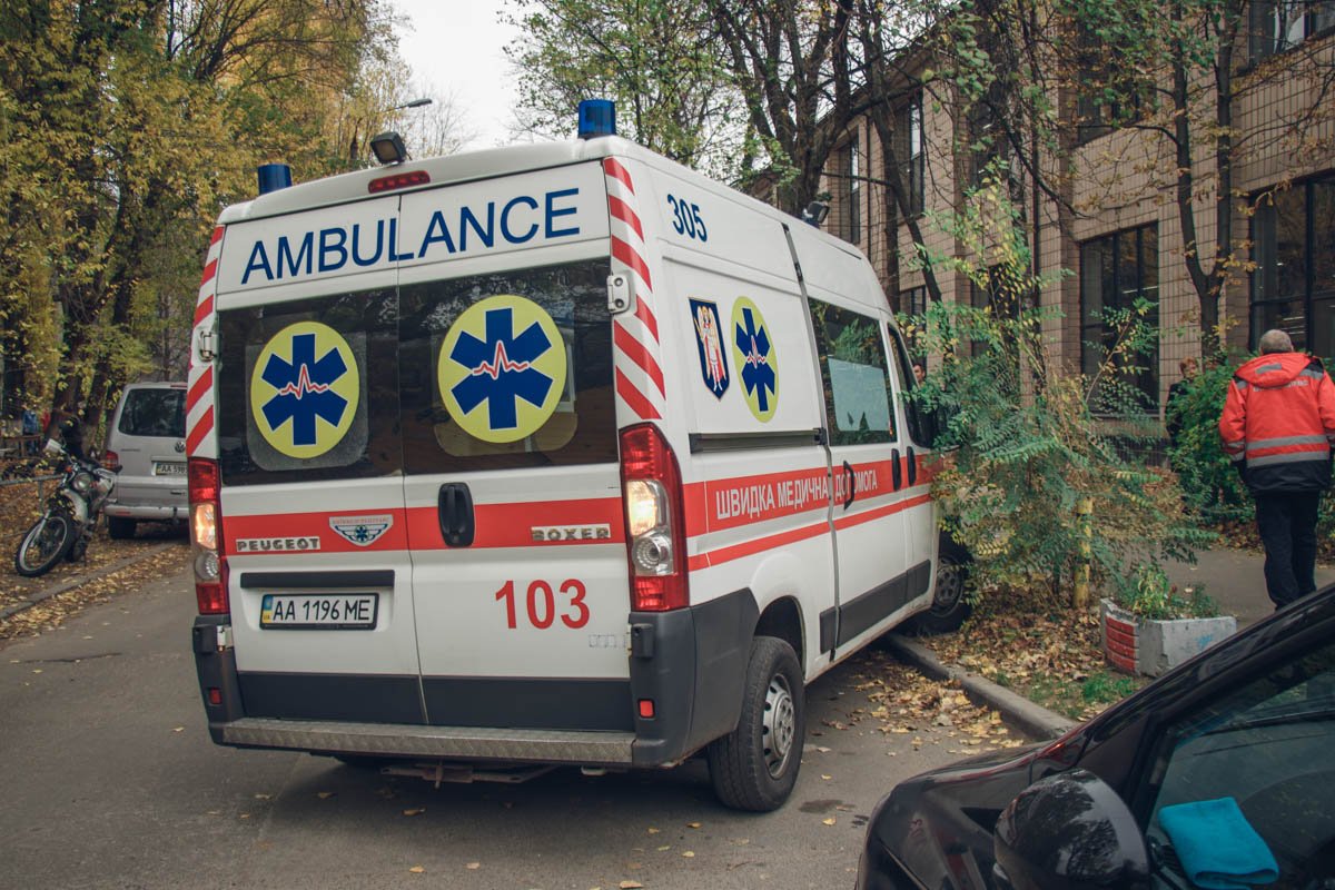 Медики госпитализировали как минимум двух местных жителей
