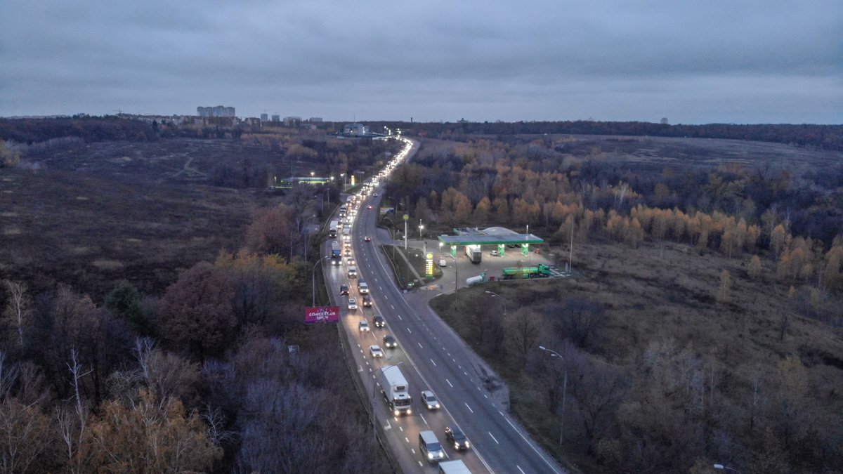 Из-за ДТП образовалась пробка Из-за ДТП образовалась пробка