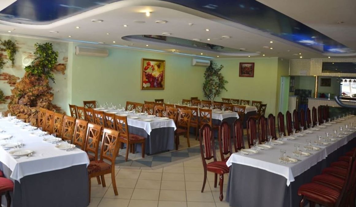 В Киеве на поминках в кафе отравились 14 человек В Киеве на поминках в кафе отравились 14 человек