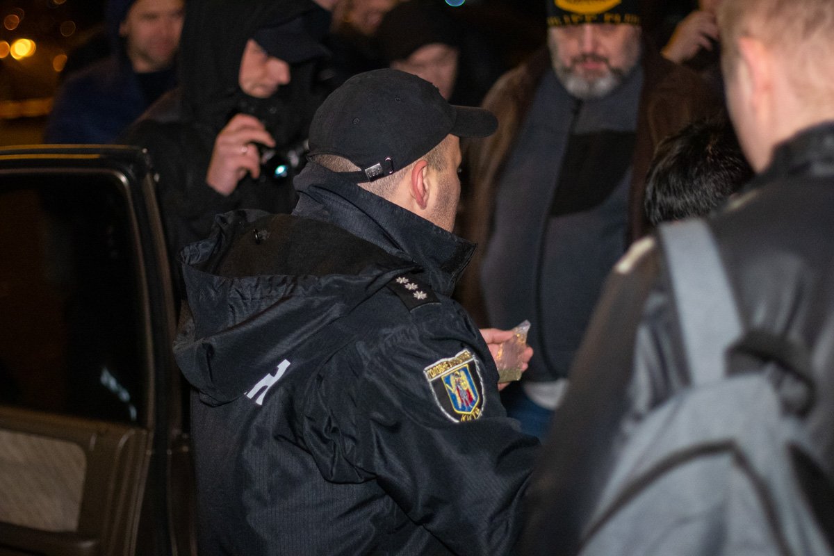 Правоохранители обнаружили в салоне пакет с травой