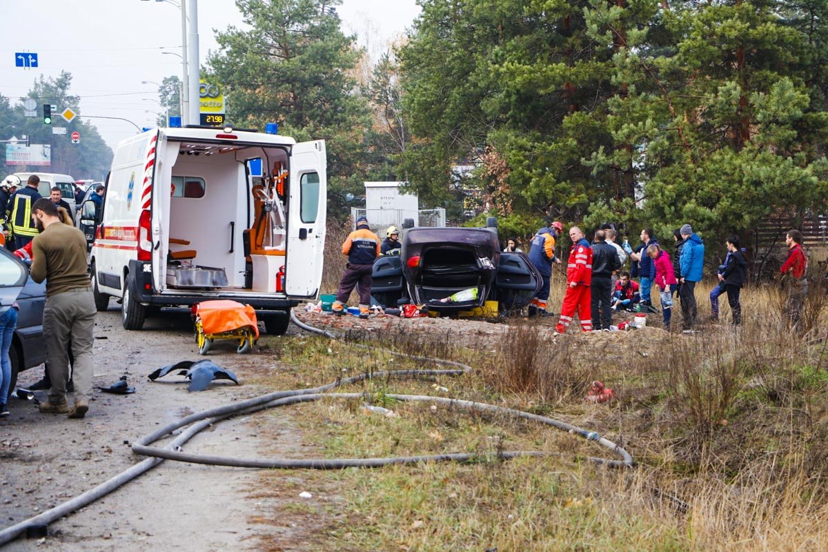 В Hyundai находились три человека