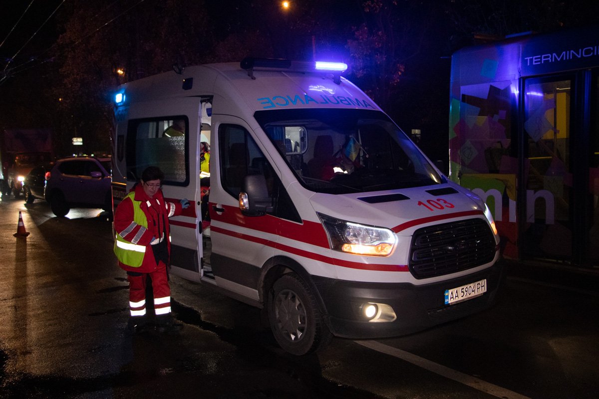 На месте работали несколько карет скорой помощи